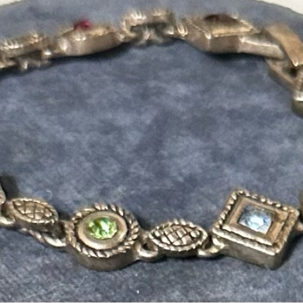 Contemporary Rhinestone bracelet - Picture 4 of 7